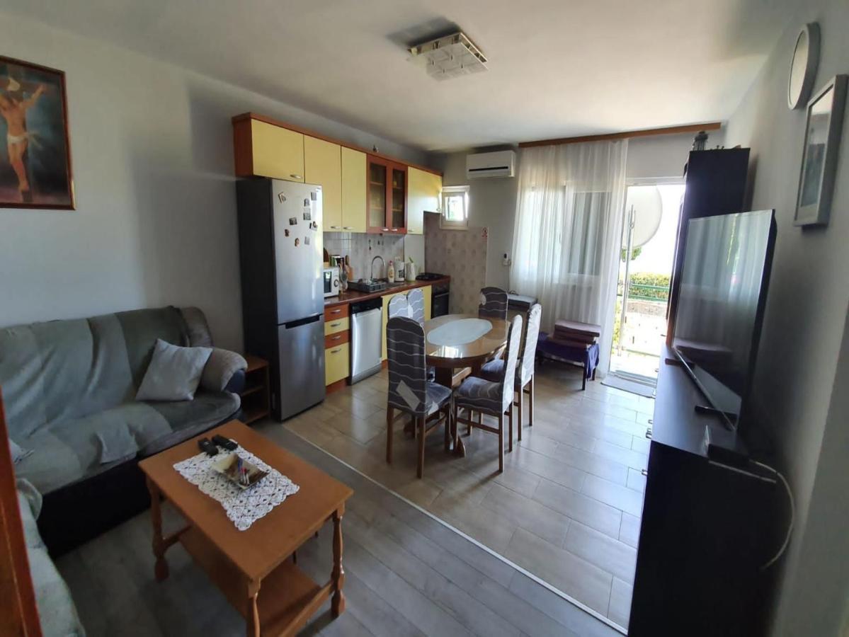 Apartment Miro Каштела Экстерьер фото